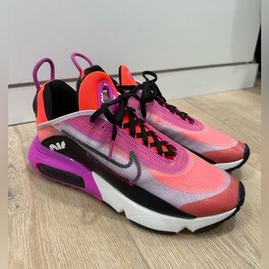 NEW WOMENS NIKE AIRMAX 2090
 'Iced Lilac'